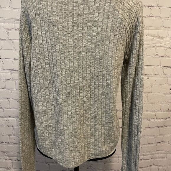 NWOT Me to We Ribbed Grey Crop Sweater - Picture 4 of 6